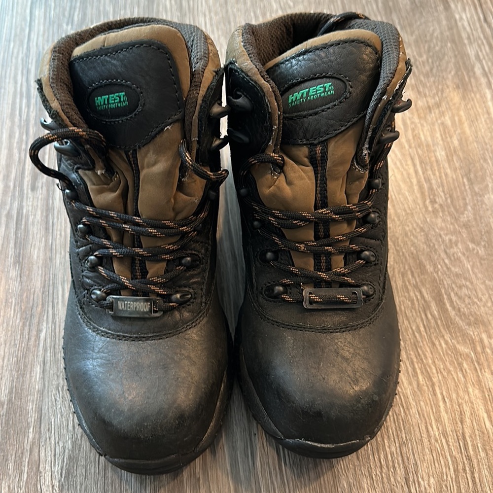 Hytest waterproof steel toe boots men’s size 5 women’s size 6.5-7